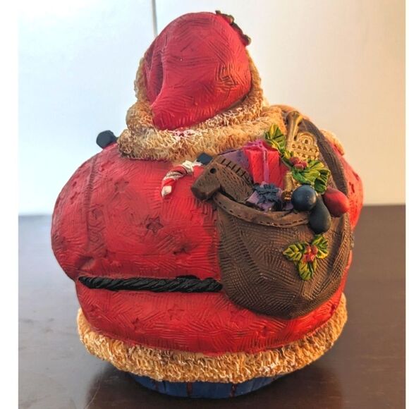 $5 Item! Adorable Santa Claus 6" Tall Resin Figurine - Picture 4 of 7